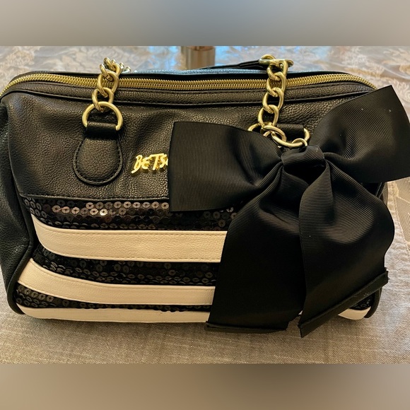 Betsey Johnson Handbags - Betsey Johnson purse